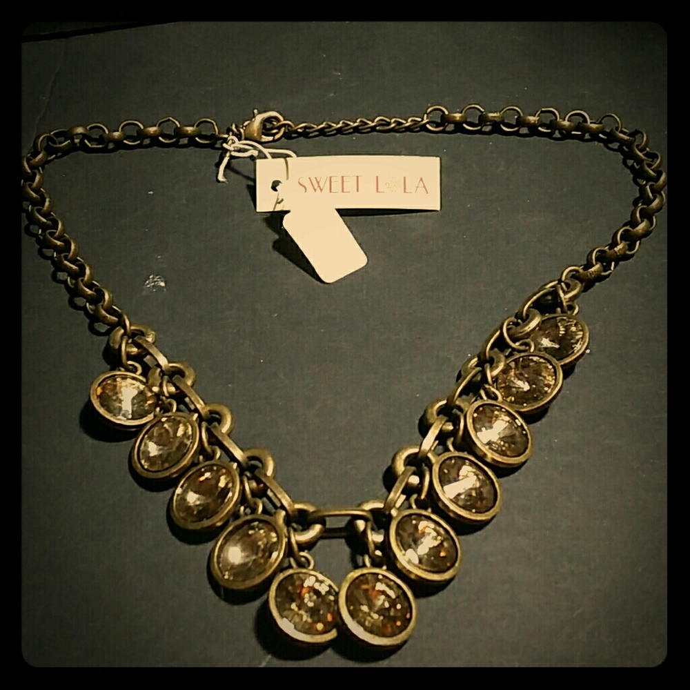 SWEET LOLA CHARM NECKLACE